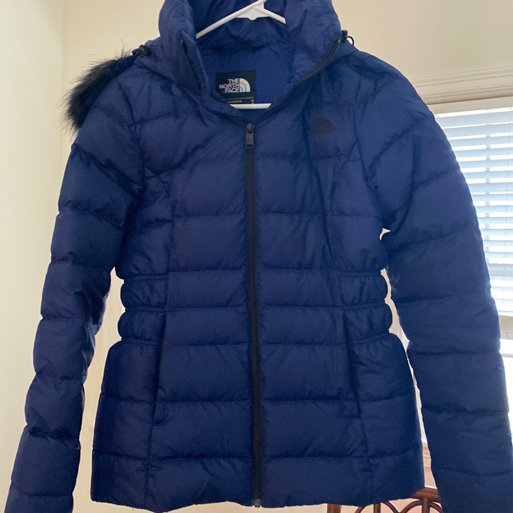 North Face Gotham jacket navy color removable faux fur trim.. worn twice!!!